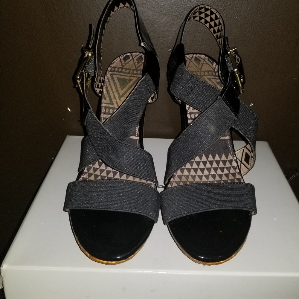 Sandals - Picture 3 of 4